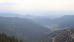 Dieses Bild zeigt eine Webcam-Aufnahme vom Achertal, aufgenommen am Samstag, den 18.04.2026 um 18:30 Uhr. Die Temperatur betrug 14.6°C.