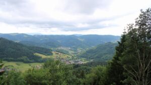 Dieses Bild zeigt eine Webcam-Aufnahme vom Achertal, aufgenommen am Dienstag, den 09.06.2026 um 14:10 Uhr. Die Temperatur betrug 13.1°C.