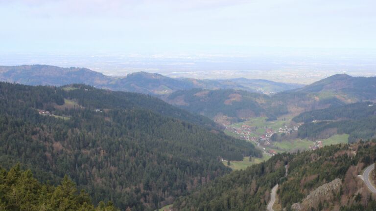 Dieses Bild zeigt eine Webcam-Aufnahme vom Achertal, aufgenommen am Montag, den 06.04.2026 um 09:50 Uhr. Die Temperatur betrug 8.1°C.