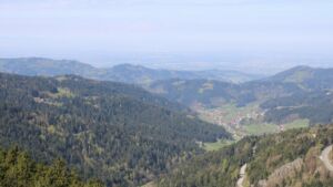 Dieses Bild zeigt eine Webcam-Aufnahme vom Achertal, aufgenommen am Samstag, den 18.04.2026 um 11:50 Uhr. Die Temperatur betrug 15.4°C.