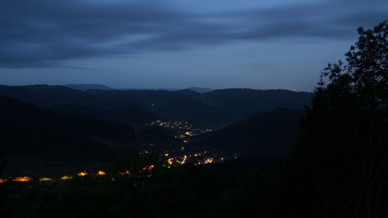 Dieses Bild zeigt eine Webcam-Aufnahme vom Achertal, aufgenommen am Donnerstag, den 21.05.2026 um 04:40 Uhr. Die Temperatur betrug 10.4°C.