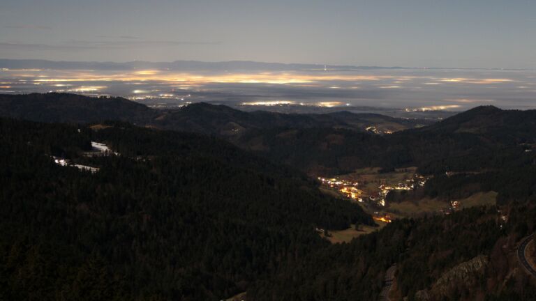 Dieses Bild zeigt eine Webcam-Aufnahme vom Achertal, aufgenommen am Mittwoch, den 04.02.2026 um 00:30 Uhr. Die Temperatur betrug 3.8°C.