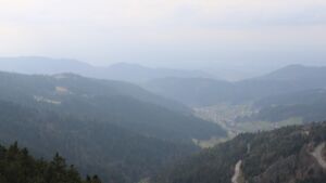 Dieses Bild zeigt eine Webcam-Aufnahme vom Achertal, aufgenommen am Dienstag, den 10.03.2026 um 15:50 Uhr. Die Temperatur betrug 8.6°C.