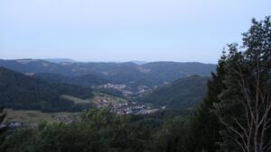 Dieses Bild zeigt eine Webcam-Aufnahme vom Achertal, aufgenommen am Freitag, den 24.07.2026 um 05:30 Uhr. Die Temperatur betrug 13.8°C.