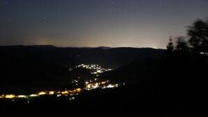 Dieses Bild zeigt eine Webcam-Aufnahme vom Achertal, aufgenommen am Freitag, den 14.08.2026 um 04:40 Uhr. Die Temperatur betrug 25.5°C.