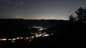 Dieses Bild zeigt eine Webcam-Aufnahme vom Achertal, aufgenommen am Dienstag, den 15.09.2026 um 05:30 Uhr. Die Temperatur betrug 17.9°C.