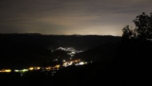 Dieses Bild zeigt eine Webcam-Aufnahme vom Achertal, aufgenommen am Samstag, den 19.09.2026 um 04:30 Uhr. Die Temperatur betrug 11.8°C.