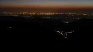 Dieses Bild zeigt eine Webcam-Aufnahme vom Achertal, aufgenommen am Donnerstag, den 19.03.2026 um 19:50 Uhr. Die Temperatur betrug 5°C.