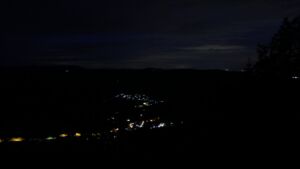 Dieses Bild zeigt eine Webcam-Aufnahme vom Achertal, aufgenommen am Montag, den 18.05.2026 um 04:20 Uhr. Die Temperatur betrug 10.5°C.