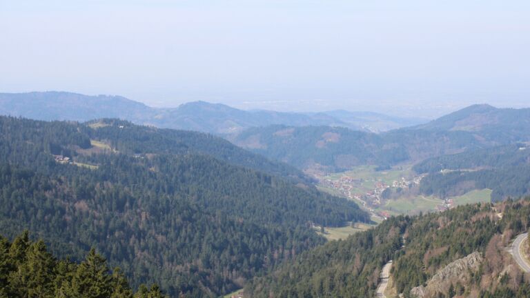 Dieses Bild zeigt eine Webcam-Aufnahme vom Achertal, aufgenommen am Dienstag, den 24.03.2026 um 11:20 Uhr. Die Temperatur betrug 9.6°C.