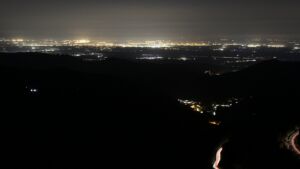 Dieses Bild zeigt eine Webcam-Aufnahme vom Achertal, aufgenommen am Freitag, den 17.04.2026 um 04:40 Uhr. Die Temperatur betrug 9.8°C.