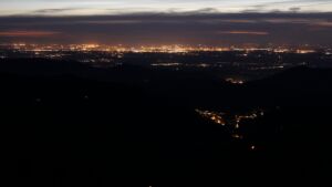 Dieses Bild zeigt eine Webcam-Aufnahme vom Achertal, aufgenommen am Donnerstag, den 09.04.2026 um 21:10 Uhr. Die Temperatur betrug 12.9°C.