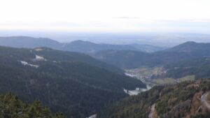 Dieses Bild zeigt eine Webcam-Aufnahme vom Achertal, aufgenommen am Mittwoch, den 19.11.2025 um 15:10 Uhr. Die Temperatur betrug -0.4°C.