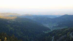 Dieses Bild zeigt eine Webcam-Aufnahme vom Achertal, aufgenommen am Freitag, den 24.04.2026 um 06:50 Uhr. Die Temperatur betrug 10.2°C.