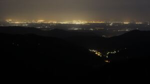 Dieses Bild zeigt eine Webcam-Aufnahme vom Achertal, aufgenommen am Donnerstag, den 03.07.2025 um 03:40 Uhr. Die Temperatur betrug 20°C.