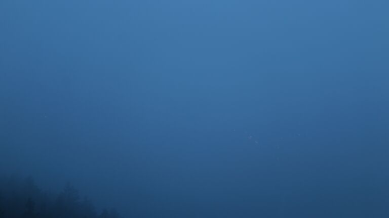 Dieses Bild zeigt eine Webcam-Aufnahme vom Achertal, aufgenommen am Sonntag, den 10.05.2026 um 21:30 Uhr. Die Temperatur betrug 9.9°C.