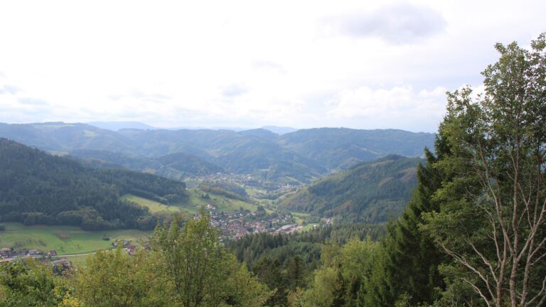 Dieses Bild zeigt eine Webcam-Aufnahme vom Achertal, aufgenommen am Freitag, den 09.10.2026 um 13:20 Uhr. Die Temperatur betrug 11.9°C.