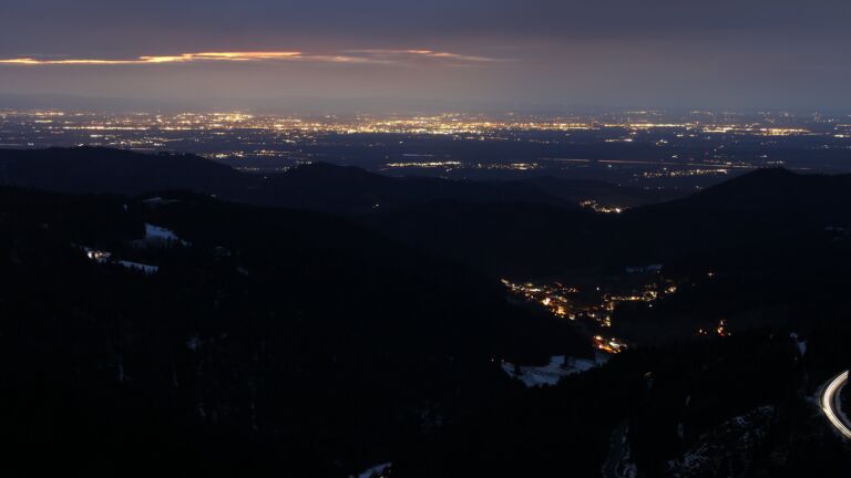 Dieses Bild zeigt eine Webcam-Aufnahme vom Achertal, aufgenommen am Mittwoch, den 14.01.2026 um 17:40 Uhr. Die Temperatur betrug 5.3°C.