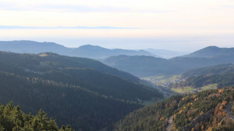 Dieses Bild zeigt eine Webcam-Aufnahme vom Achertal, aufgenommen am Donnerstag, den 06.11.2025 um 15:40 Uhr. Die Temperatur betrug 13.8°C.