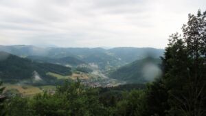 Dieses Bild zeigt eine Webcam-Aufnahme vom Achertal, aufgenommen am Sonntag, den 31.05.2026 um 18:30 Uhr. Die Temperatur betrug 15.2°C.