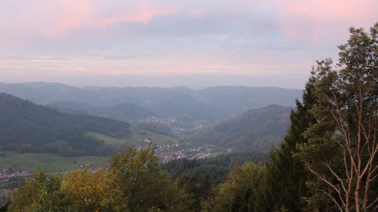 Dieses Bild zeigt eine Webcam-Aufnahme vom Achertal, aufgenommen am Dienstag, den 20.10.2026 um 07:50 Uhr. Die Temperatur betrug 7.1°C.