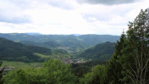 Dieses Bild zeigt eine Webcam-Aufnahme vom Achertal, aufgenommen am Dienstag, den 19.05.2026 um 16:30 Uhr. Die Temperatur betrug 13.8°C.