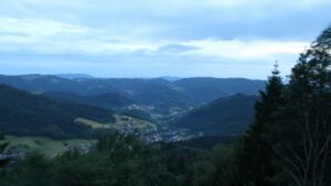 Dieses Bild zeigt eine Webcam-Aufnahme vom Achertal, aufgenommen am Montag, den 08.06.2026 um 21:50 Uhr. Die Temperatur betrug 15.8°C.