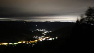 Dieses Bild zeigt eine Webcam-Aufnahme vom Achertal, aufgenommen am Samstag, den 10.10.2026 um 00:00 Uhr. Die Temperatur betrug 8°C.