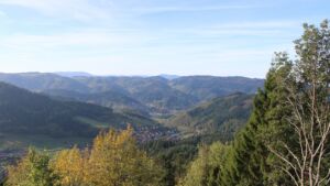 Dieses Bild zeigt eine Webcam-Aufnahme vom Achertal, aufgenommen am Donnerstag, den 29.10.2026 um 10:10 Uhr. Die Temperatur betrug 10.2°C.