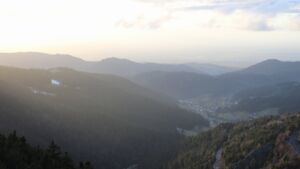 Dieses Bild zeigt eine Webcam-Aufnahme vom Achertal, aufgenommen am Samstag, den 07.02.2026 um 17:00 Uhr. Die Temperatur betrug 7.2°C.