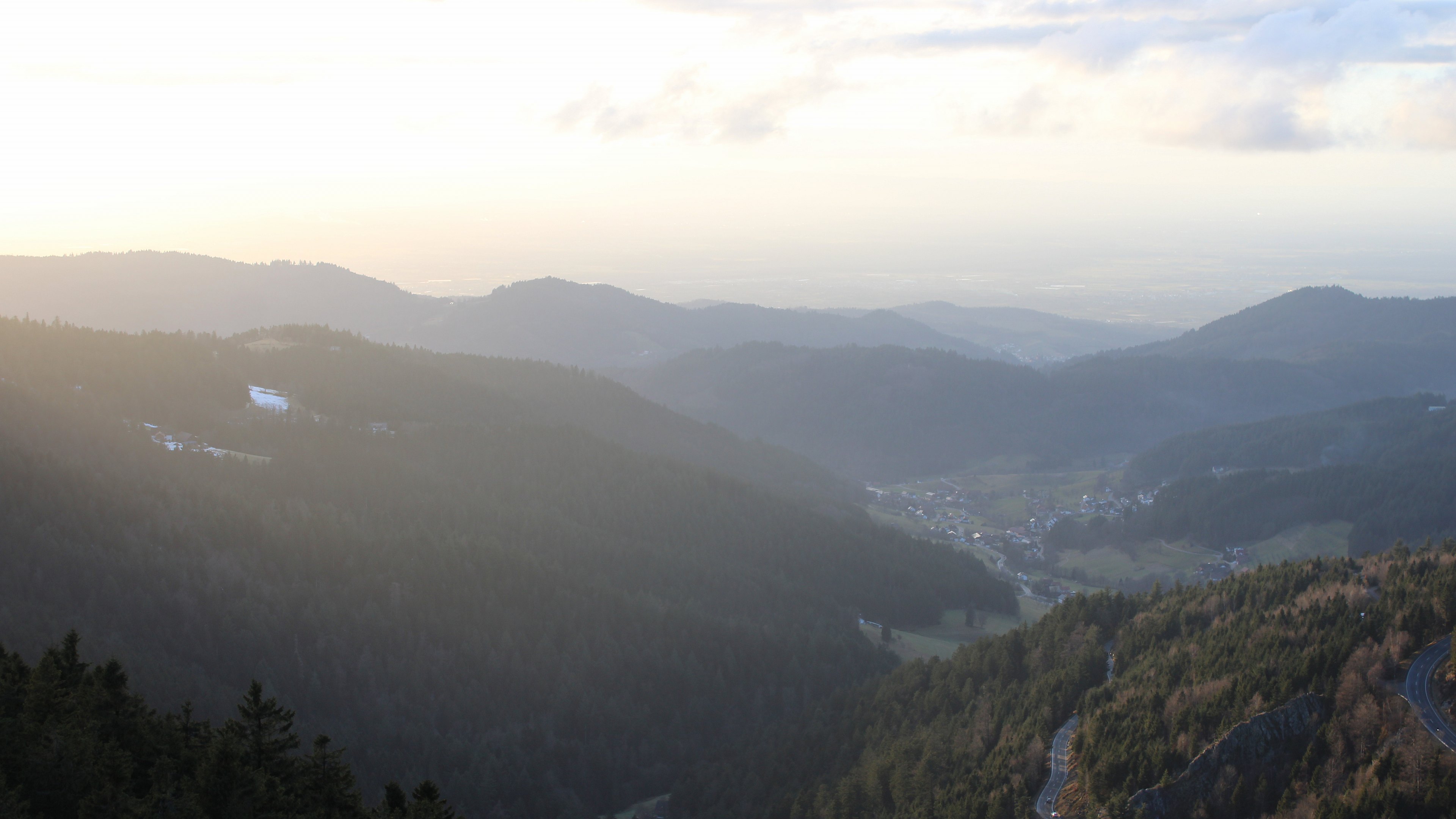 Dieses Bild zeigt eine Webcam-Aufnahme vom Achertal, aufgenommen am Samstag, den 07.02.2026 um 17:00 Uhr. Die Temperatur betrug 7.2°C.