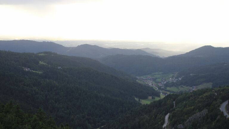 Dieses Bild zeigt eine Webcam-Aufnahme vom Achertal, aufgenommen am Donnerstag, den 11.09.2025 um 18:50 Uhr. Die Temperatur betrug 10.6°C.