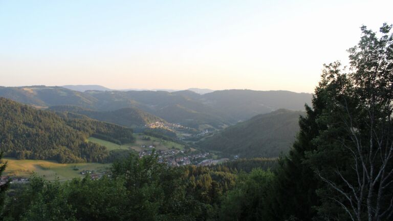 Dieses Bild zeigt eine Webcam-Aufnahme vom Achertal, aufgenommen am Montag, den 27.07.2026 um 20:40 Uhr. Die Temperatur betrug 19.1°C.