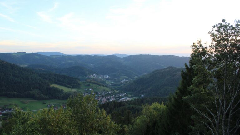 Dieses Bild zeigt eine Webcam-Aufnahme vom Achertal, aufgenommen am Samstag, den 19.09.2026 um 19:10 Uhr. Die Temperatur betrug 20°C.