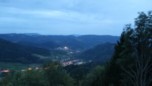 Dieses Bild zeigt eine Webcam-Aufnahme vom Achertal, aufgenommen am Mittwoch, den 07.10.2026 um 19:20 Uhr. Die Temperatur betrug 17.9°C.