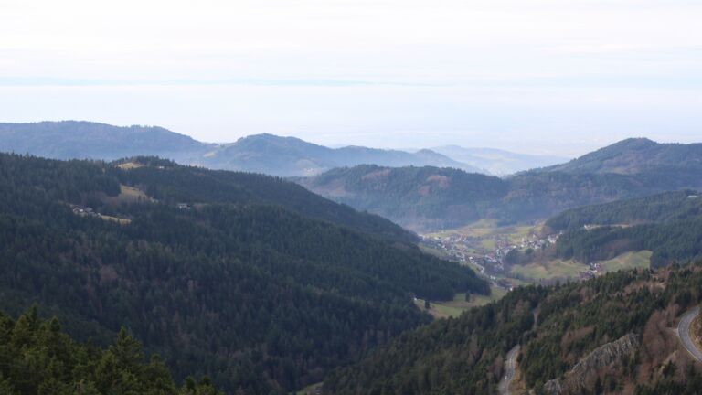 Dieses Bild zeigt eine Webcam-Aufnahme vom Achertal, aufgenommen am Samstag, den 20.12.2025 um 13:40 Uhr. Die Temperatur betrug 10.2°C.