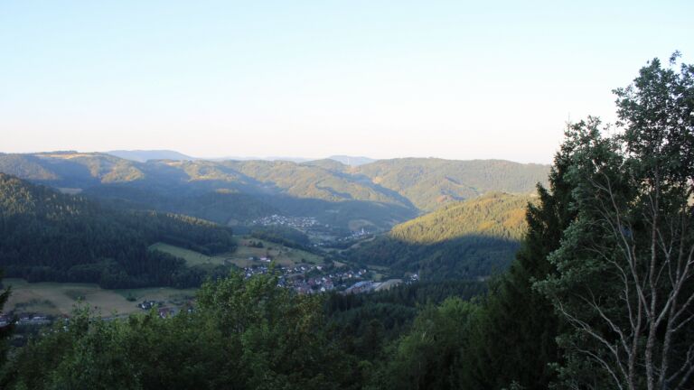 Dieses Bild zeigt eine Webcam-Aufnahme vom Achertal, aufgenommen am Freitag, den 14.08.2026 um 07:10 Uhr. Die Temperatur betrug 25.4°C.