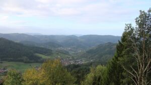 Dieses Bild zeigt eine Webcam-Aufnahme vom Achertal, aufgenommen am Montag, den 26.10.2026 um 08:50 Uhr. Die Temperatur betrug 5.5°C.