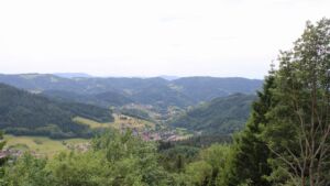 Dieses Bild zeigt eine Webcam-Aufnahme vom Achertal, aufgenommen am Montag, den 08.06.2026 um 14:40 Uhr. Die Temperatur betrug 24.6°C.