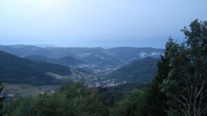 Dieses Bild zeigt eine Webcam-Aufnahme vom Achertal, aufgenommen am Freitag, den 28.08.2026 um 06:20 Uhr. Die Temperatur betrug 17.6°C.