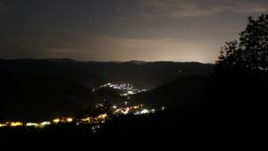 Dieses Bild zeigt eine Webcam-Aufnahme vom Achertal, aufgenommen am Mittwoch, den 17.06.2026 um 02:30 Uhr. Die Temperatur betrug 18.1°C.