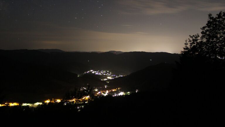 Dieses Bild zeigt eine Webcam-Aufnahme vom Achertal, aufgenommen am Mittwoch, den 17.06.2026 um 02:30 Uhr. Die Temperatur betrug 18.1°C.