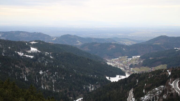 Dieses Bild zeigt eine Webcam-Aufnahme vom Achertal, aufgenommen am Mittwoch, den 14.01.2026 um 10:00 Uhr. Die Temperatur betrug 4.8°C.