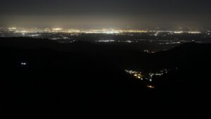 Dieses Bild zeigt eine Webcam-Aufnahme vom Achertal, aufgenommen am Freitag, den 13.03.2026 um 02:30 Uhr. Die Temperatur betrug 2.4°C.