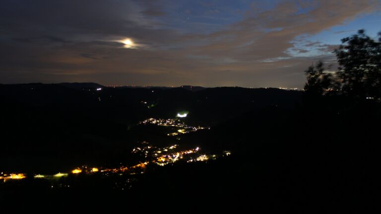 Dieses Bild zeigt eine Webcam-Aufnahme vom Achertal, aufgenommen am Donnerstag, den 17.09.2026 um 20:40 Uhr. Die Temperatur betrug 15.1°C.