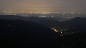 Dieses Bild zeigt eine Webcam-Aufnahme vom Achertal, aufgenommen am Sonntag, den 15.06.2025 um 03:40 Uhr. Die Temperatur betrug 19.4°C.