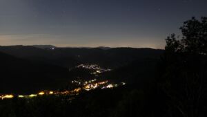 Dieses Bild zeigt eine Webcam-Aufnahme vom Achertal, aufgenommen am Montag, den 21.09.2026 um 22:00 Uhr. Die Temperatur betrug 12.2°C.