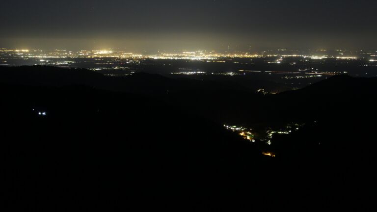 Dieses Bild zeigt eine Webcam-Aufnahme vom Achertal, aufgenommen am Donnerstag, den 23.04.2026 um 04:40 Uhr. Die Temperatur betrug 4.1°C.