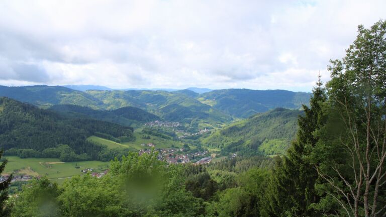 Dieses Bild zeigt eine Webcam-Aufnahme vom Achertal, aufgenommen am Montag, den 18.05.2026 um 10:50 Uhr. Die Temperatur betrug 10.1°C.
