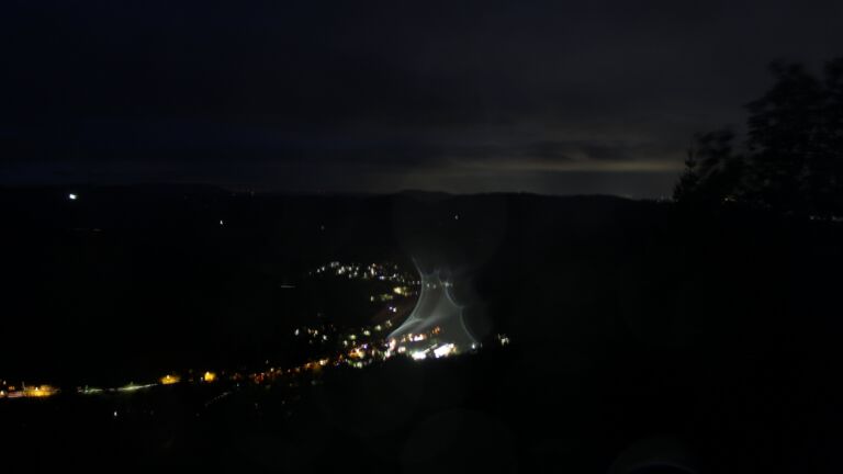 Dieses Bild zeigt eine Webcam-Aufnahme vom Achertal, aufgenommen am Donnerstag, den 08.10.2026 um 06:40 Uhr. Die Temperatur betrug 13.1°C.